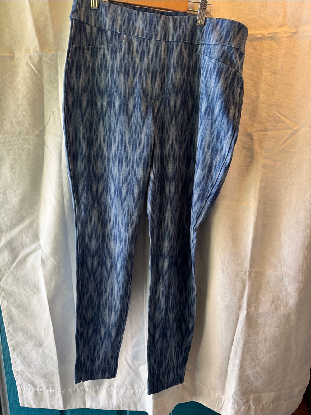 Chico's Blue Ikat-Pattern Stretch Joggers